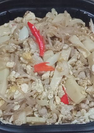 รูปของ ผัดเส้นบุกสาหร่าย,หน่อไม้,ไข่,หมูสับ