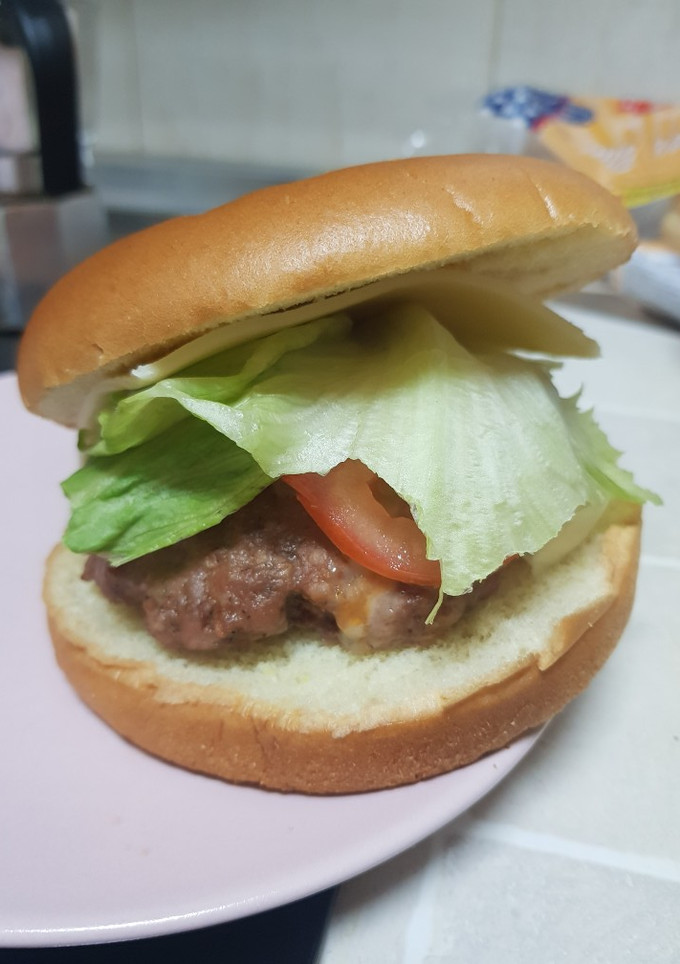 Una foto de Hamburguesa rellena de queso azul