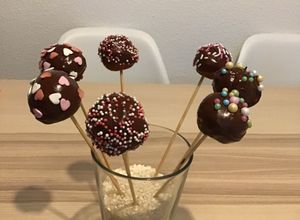 Foto principal de Cake pops 🍩 agujeros de donuts decorados 😋