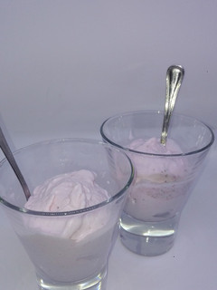 Una foto de Helado de fresa