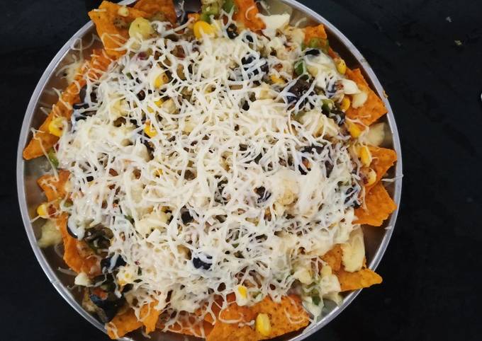 Cheesy Vegetables Nachos