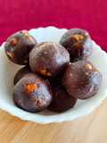 Ragi walnut ladoo