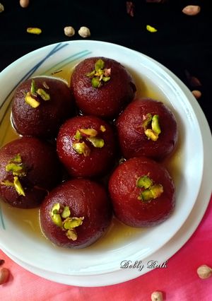 A picture of Peanut Stuffed Chhole Paneer Gulabjamun.