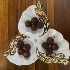 A picture of Chocolate energy balls.