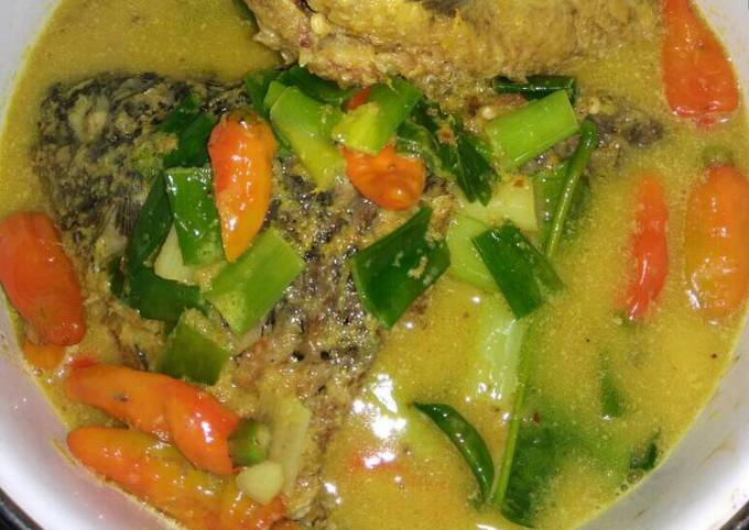 Resep Ikan Mas Kuah Kuning Oleh Aqila Nur Asyifa Cookpad