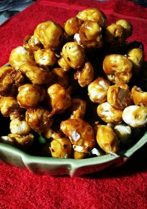 A picture of Jaggery Phool Makhane.
