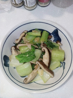 蒜香青江菜炒香菇 的食譜成品照片