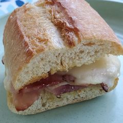 A picture of Sprouts Cafe Baguette.