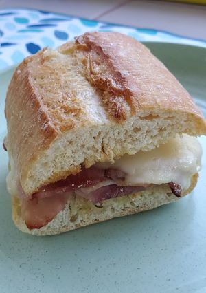 A picture of Sprouts Cafe Baguette.