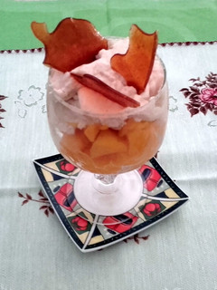 Una foto de Mango con chocolate y caramelo