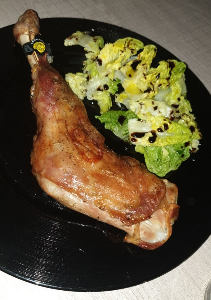 Una foto de Pata de Cordero Lechal al Horno