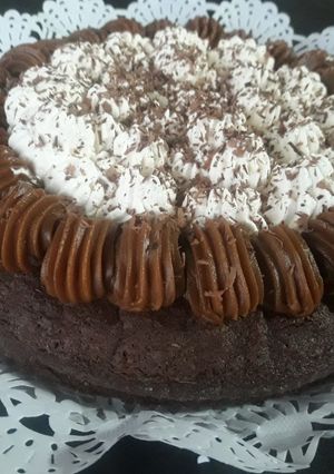 Una foto de Brownie casero completo 😍