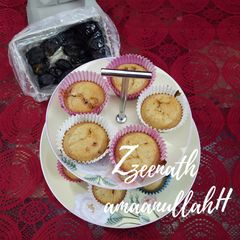 A picture of Dates Vanilla Cup cakes.