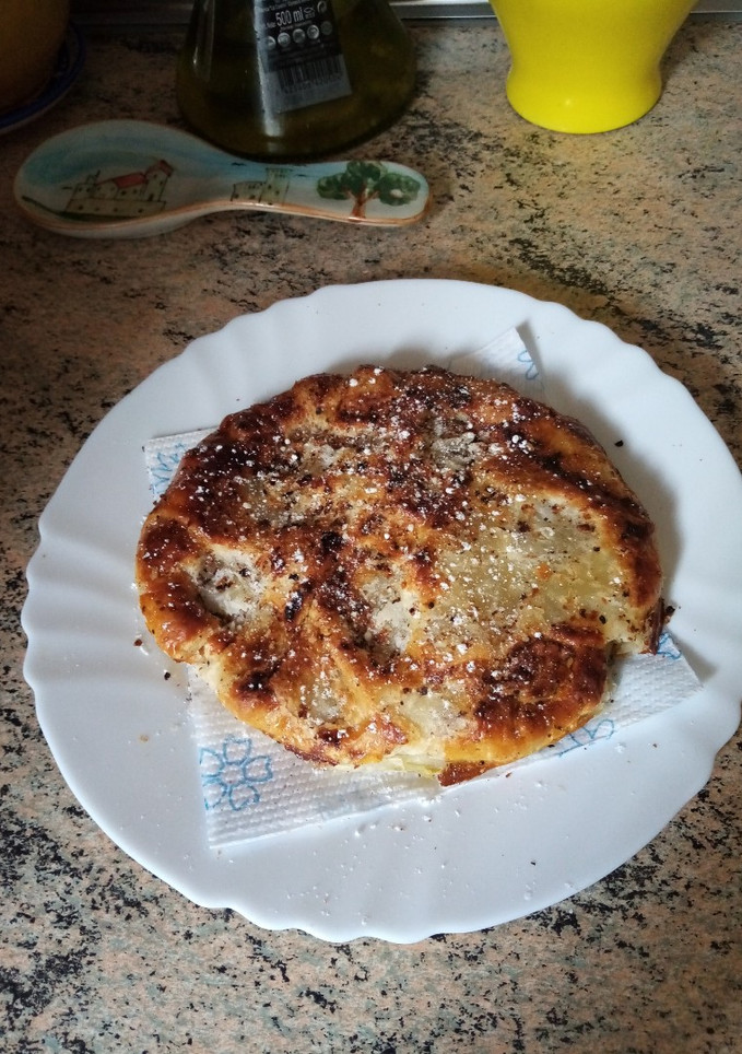 Una foto de Strudel de manzana, nueces y anacardos