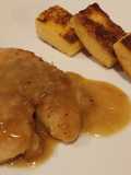 Supremas de pollo a la mostaza y miel con polenta grillada