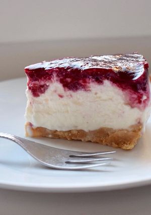 Meggyes sajttorta sütés nélkül recept fotója