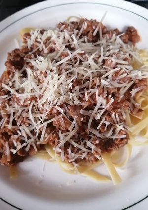 Una foto de Tallarines Bolognesa