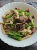 Thịt bò xào nấm và ngồng tỏi
