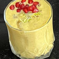 A picture of Healthy Mango 🥭 Smoothie.