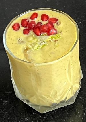 A picture of Healthy Mango 🥭 Smoothie.