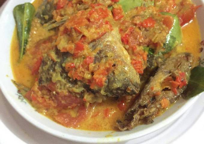 Resep Ikan bumbu kuning puwedes Anti Gagal