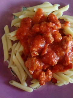 Una foto de Macarrones con tomate🍅 de la 💞yaya Rosario☀️