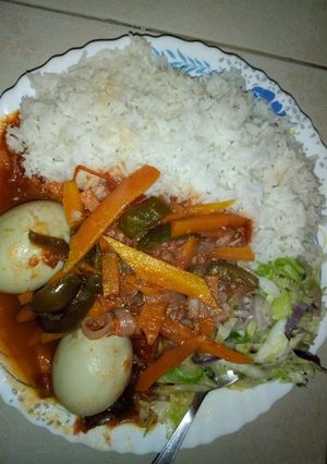A picture of Egg Curry.