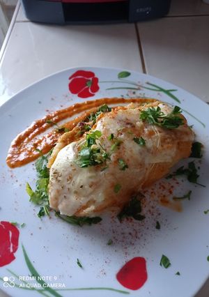 Una foto de Papas rellenas de pollo y verduras