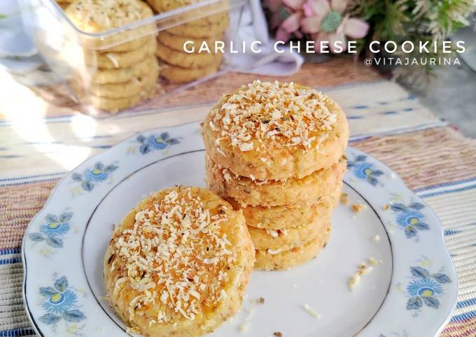 Bagaimana Menyiapkan Garlic Cheese Cookies Anti Gagal