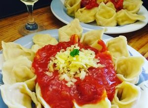 Una foto de Tortellini rellenos caseros 🍲👌🏻