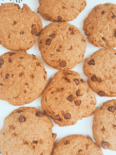 Una foto de Cookies integrales con chips de chocolate
