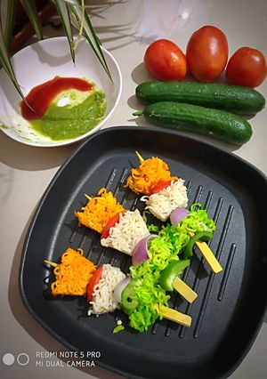 A picture of Noodles Skewers.