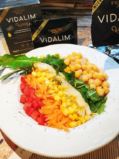 Una foto de 🌈Ensalada Vegana de Garbanzos con Vidalim®🌈
