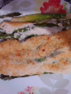Una foto de Espárragos con salsa blanca gratinado 😊