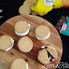 A picture of Classic Some Mores/S'Mores.