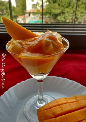 A picture of Mango Doi (Mango Yogurt).