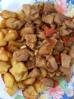 Una foto de Pollo con almendras