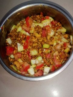 स्प्राउट चाट (sprout chat recipe in Hindi) रेसिपी मुख्य फोटो