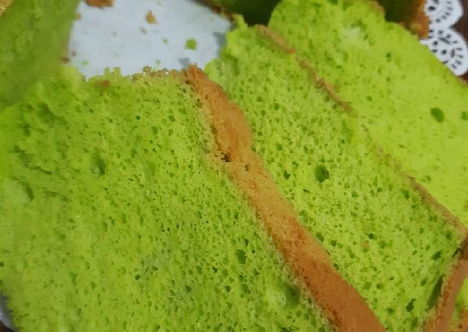 Pandan chiffon cake