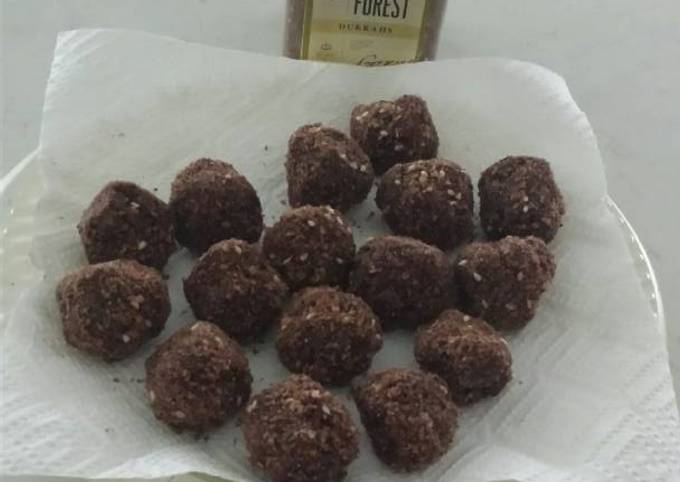 Step-by-Step Guide to Prepare Speedy Cherry ripe bliss balls