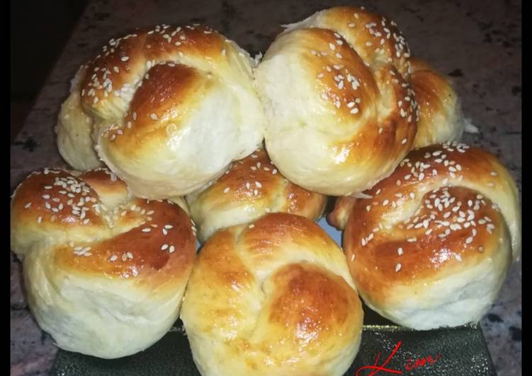 Knotted rolls