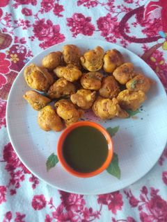 फूल गोभी के पकौड़े (Phulgobhi ke pakode recipe in Hindi) रेसिपी मुख्य फोटो