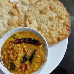 A picture of Dal Pakwan.