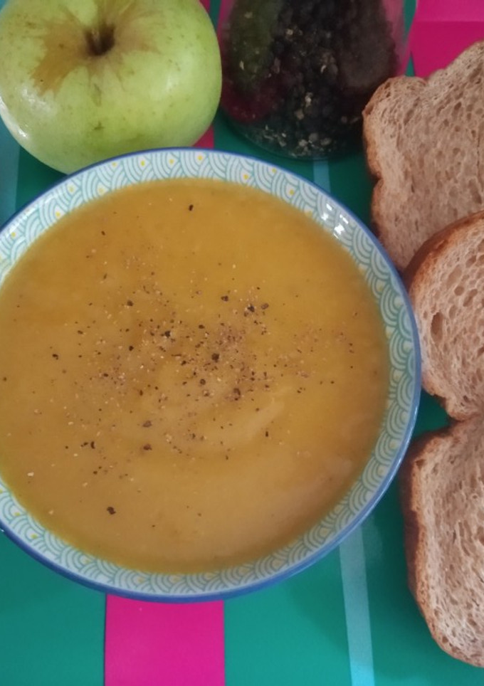 Una foto de Sopa de verduras 🍃
