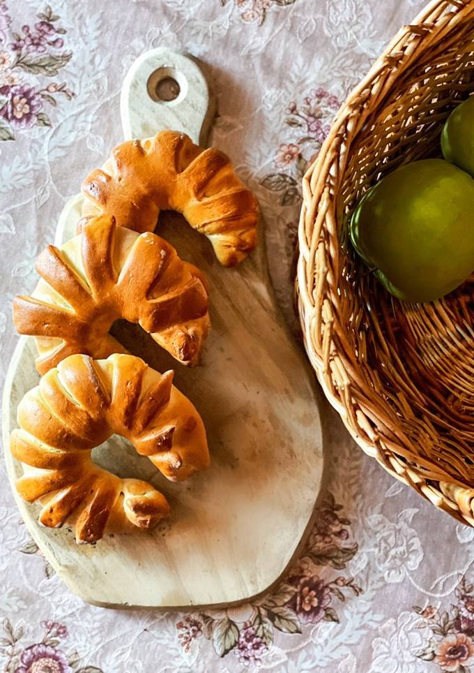 Булочки з яблуками і корицею (підковки) 🍏