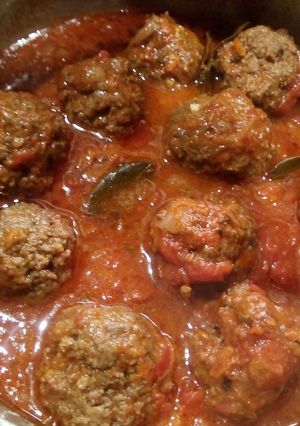 Una foto de Albóndigas a la pomarola