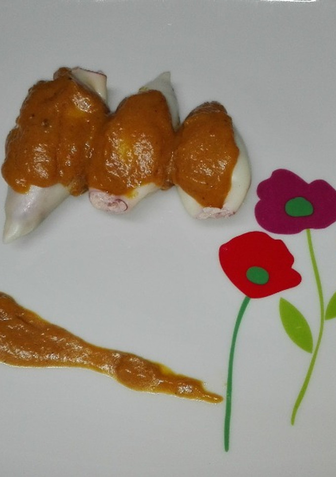Una foto de Calamares rellenos con salsa americana. Thermomix