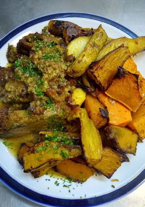 Una foto de Tapa de nalga con crout y verduras al horno