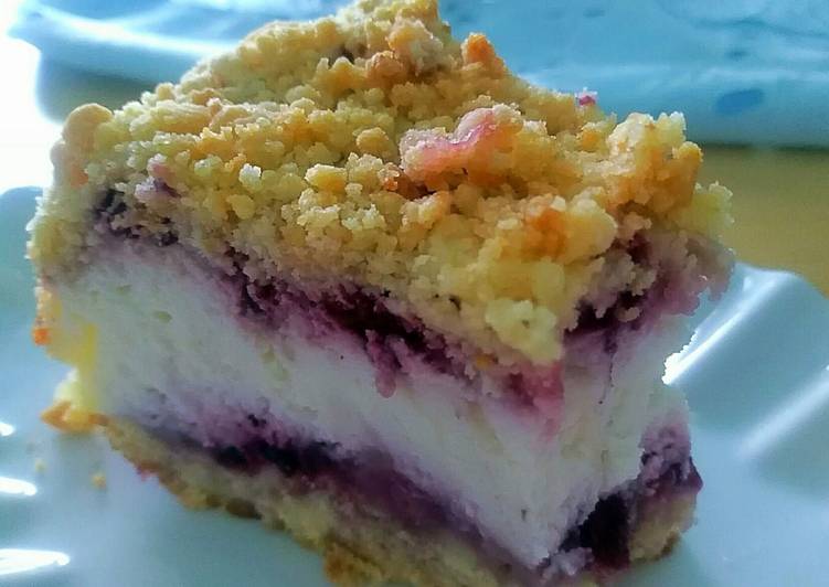 Steps to Prepare Favorite Sbriciolata ricotta e frutti di bosco