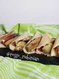 Tacos di parmigiano, speck con spicchi di carciofo